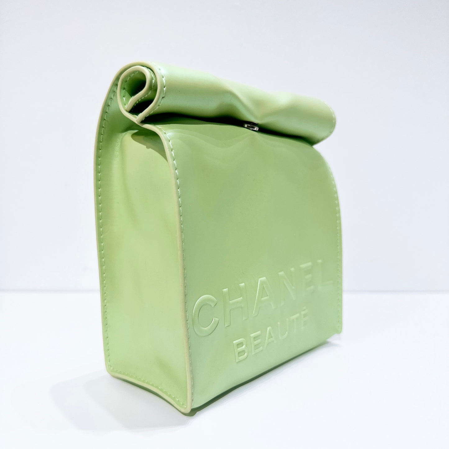 Chanel Beauty Green Metallic Snap Cos metic Pouch