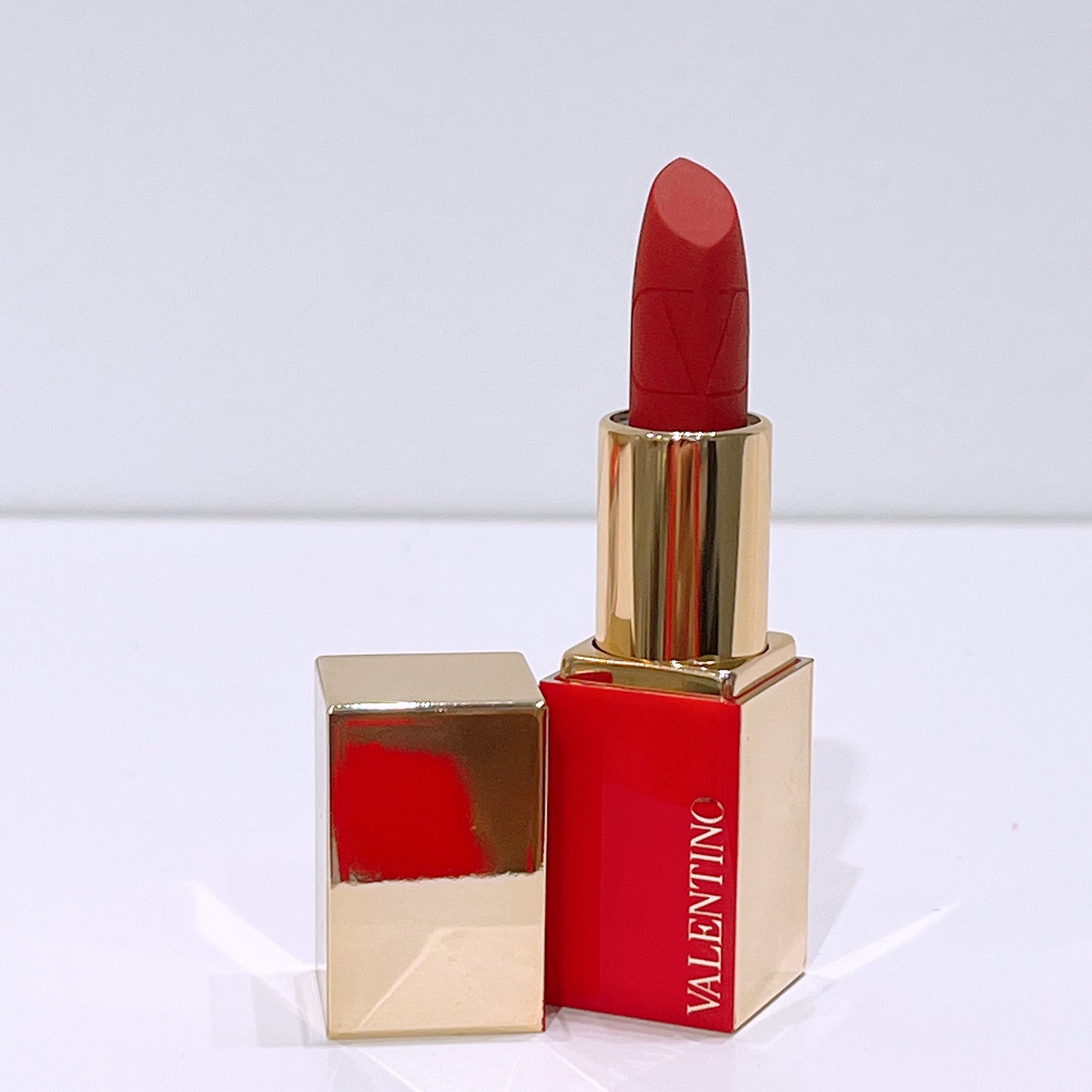 Mini Rosso Valentino Lipstick Satin 217A Ethereal Red 2g