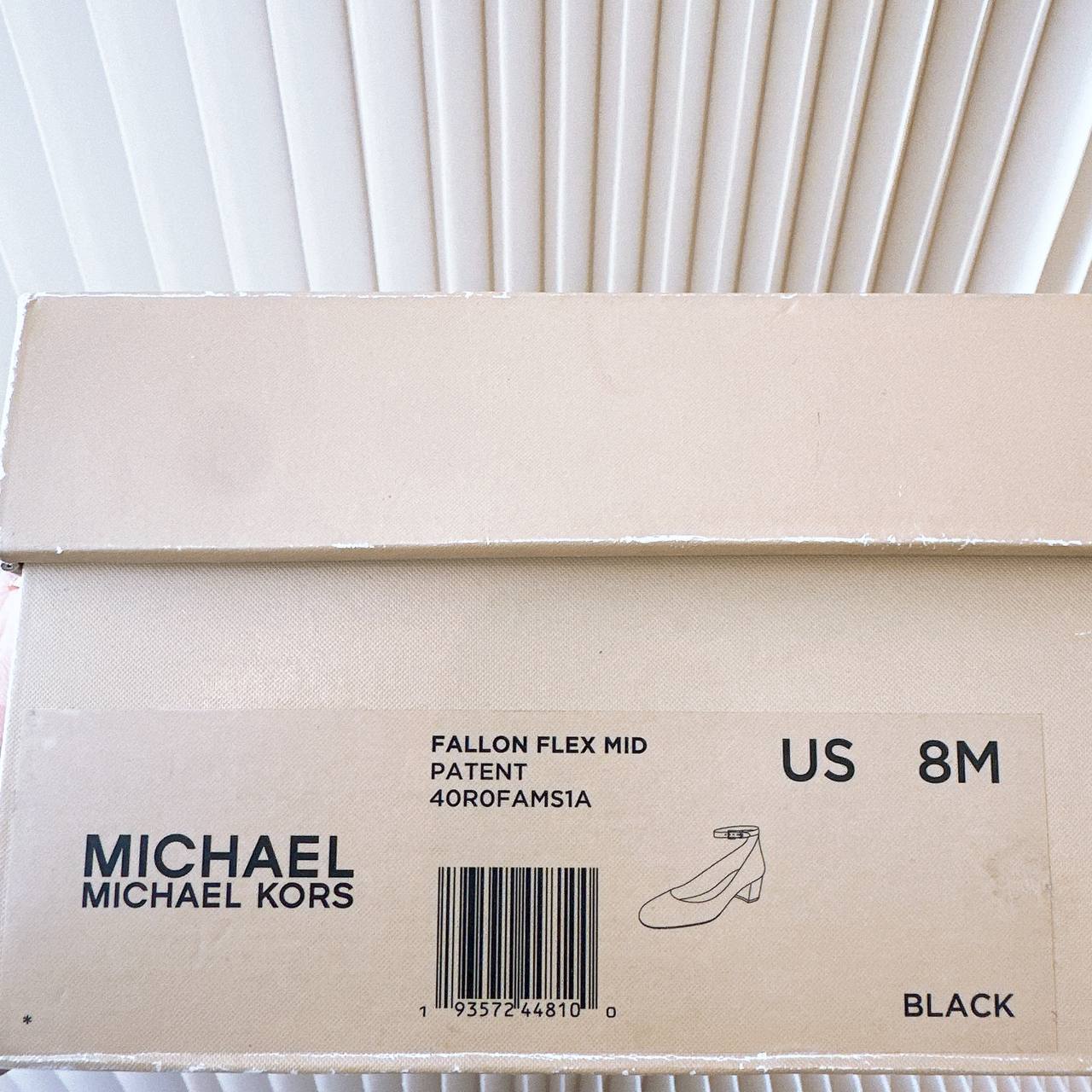 MK black patent leather Mary Jane shoes π