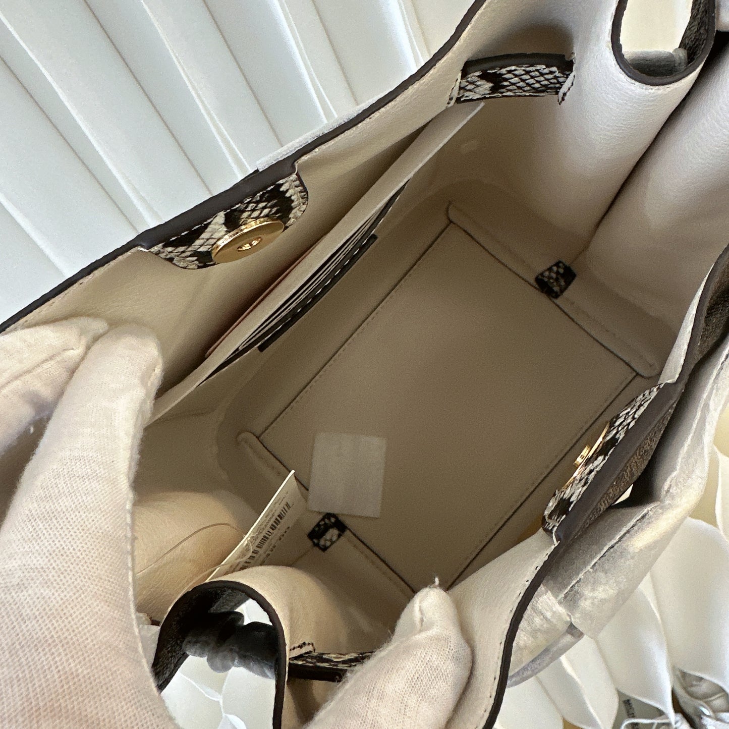 Michael Kors Emilia Small Bucket Bag