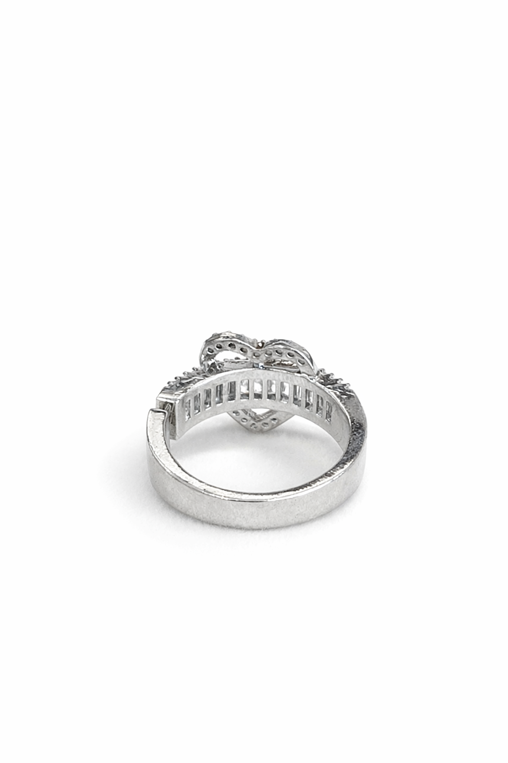 Heart-shaped ring