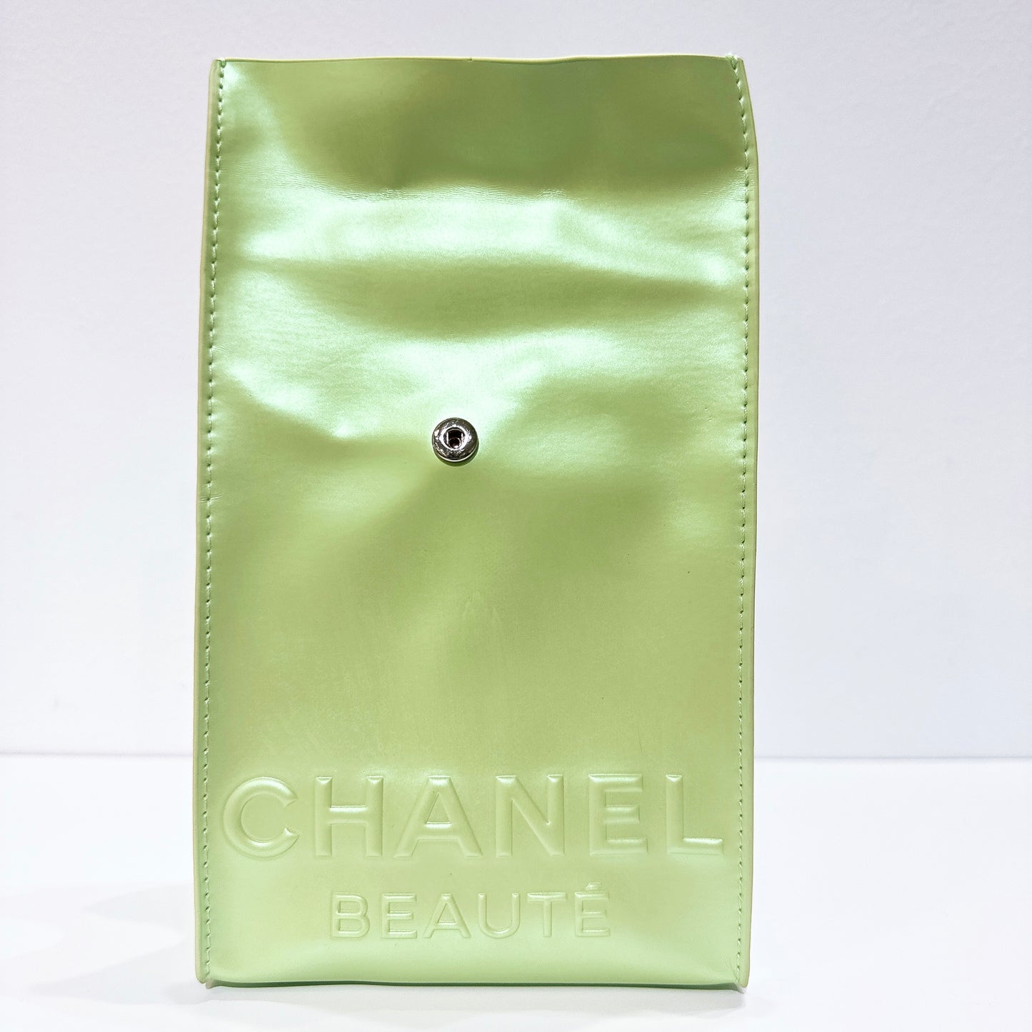 Chanel Beauty Green Metallic Snap Cos metic Pouch
