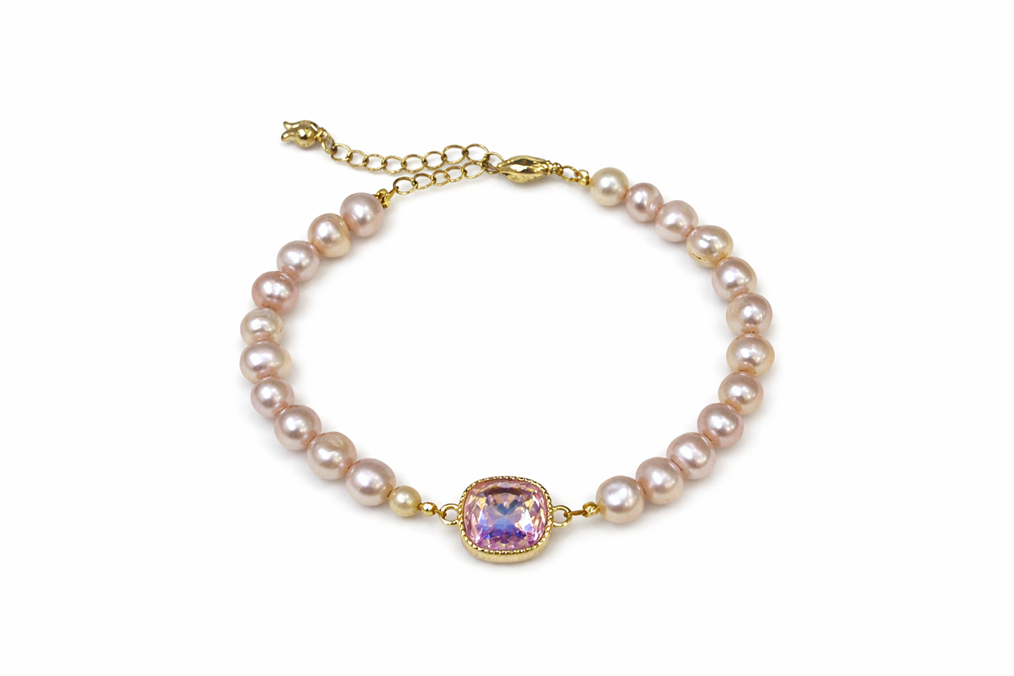 Pink pearl with a square diamond bracelet