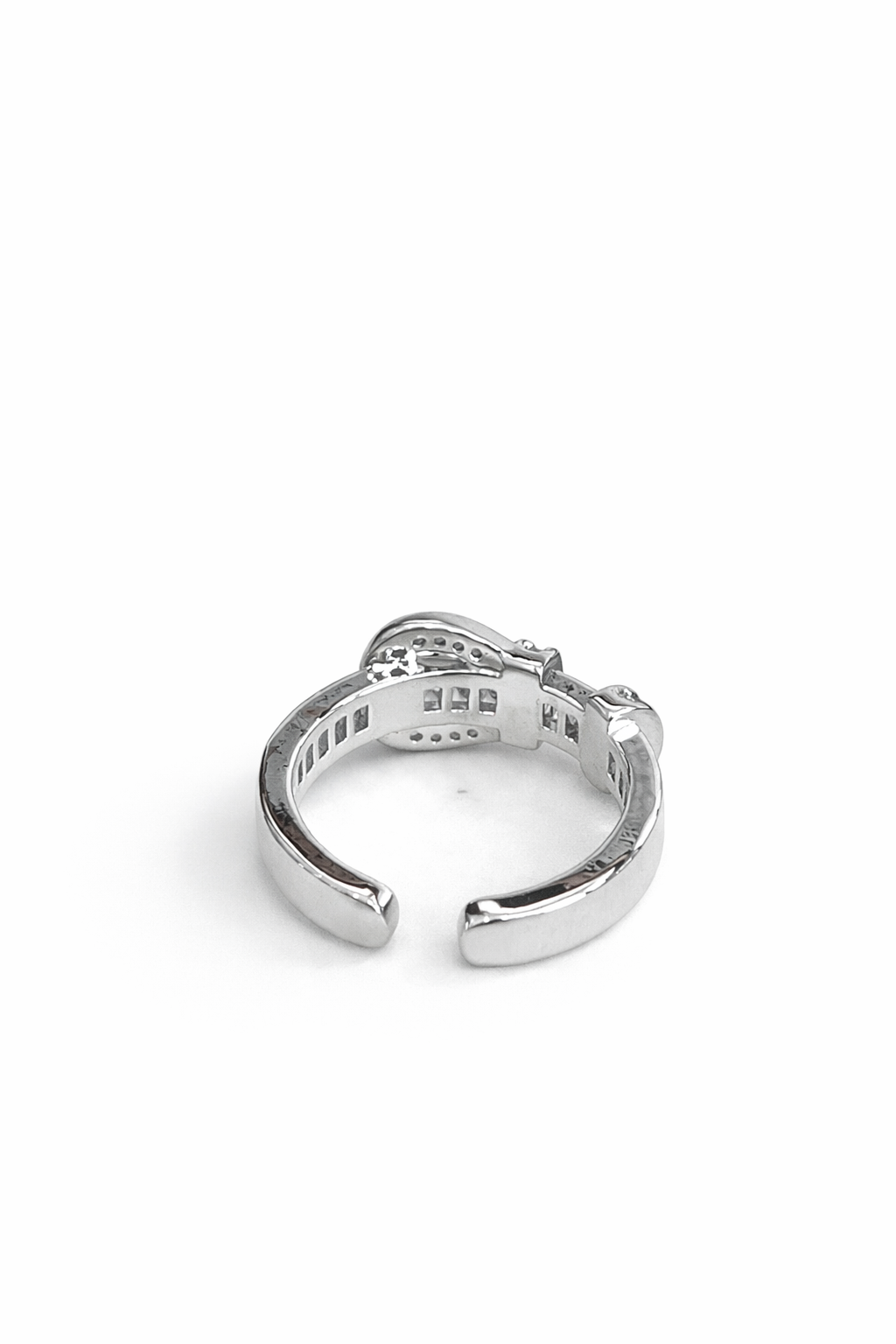 Belt buckle-style ring