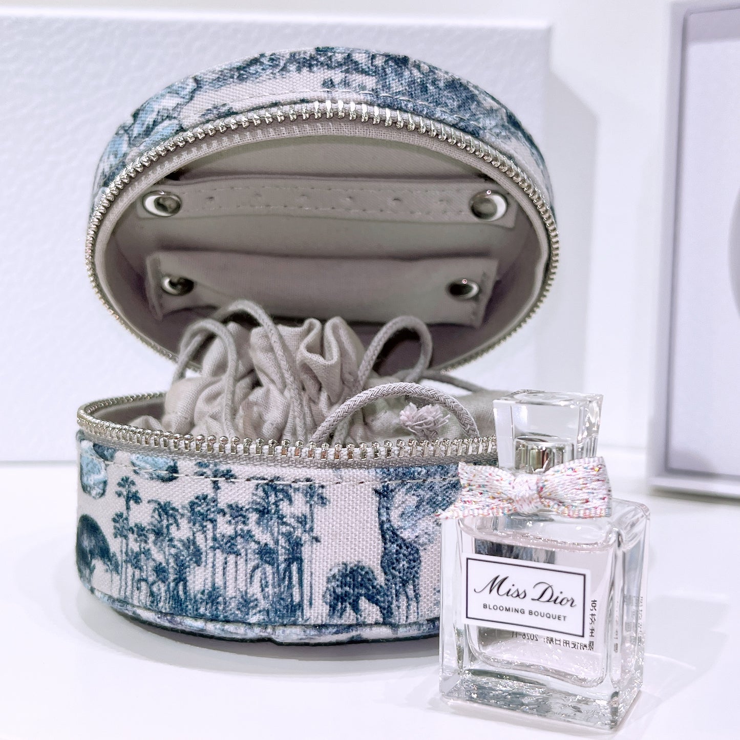 DIOR Around The World Jewellery Box And Miss Dior Blooming Bouquet 5ml miniature Set