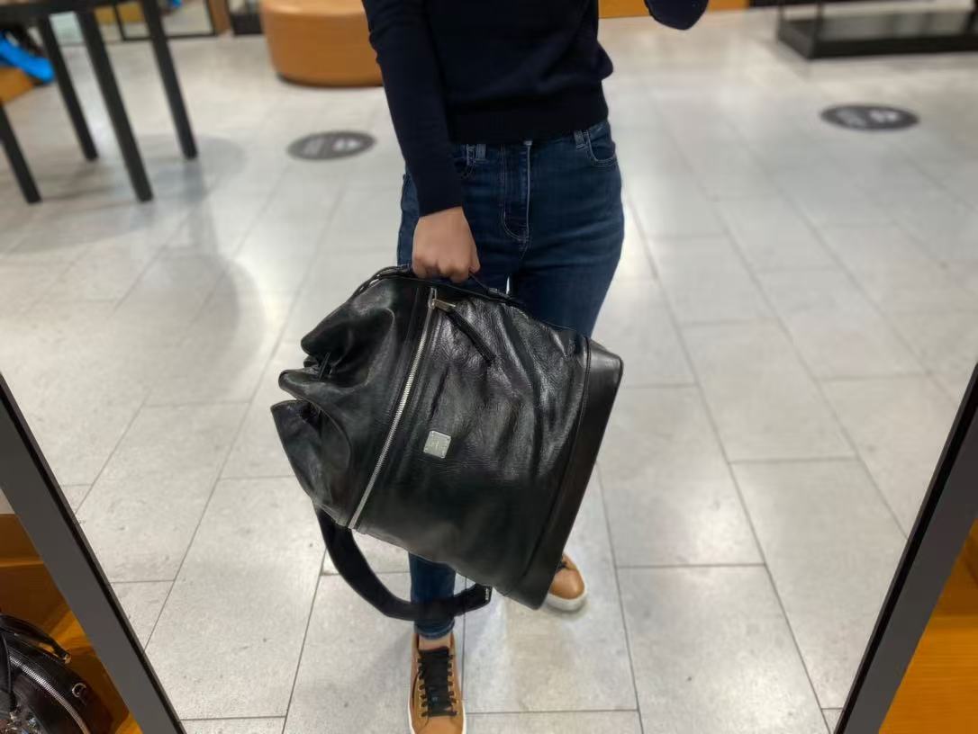(Preorder) MCM Black Medium Italian Soft leather drawstring Backpack