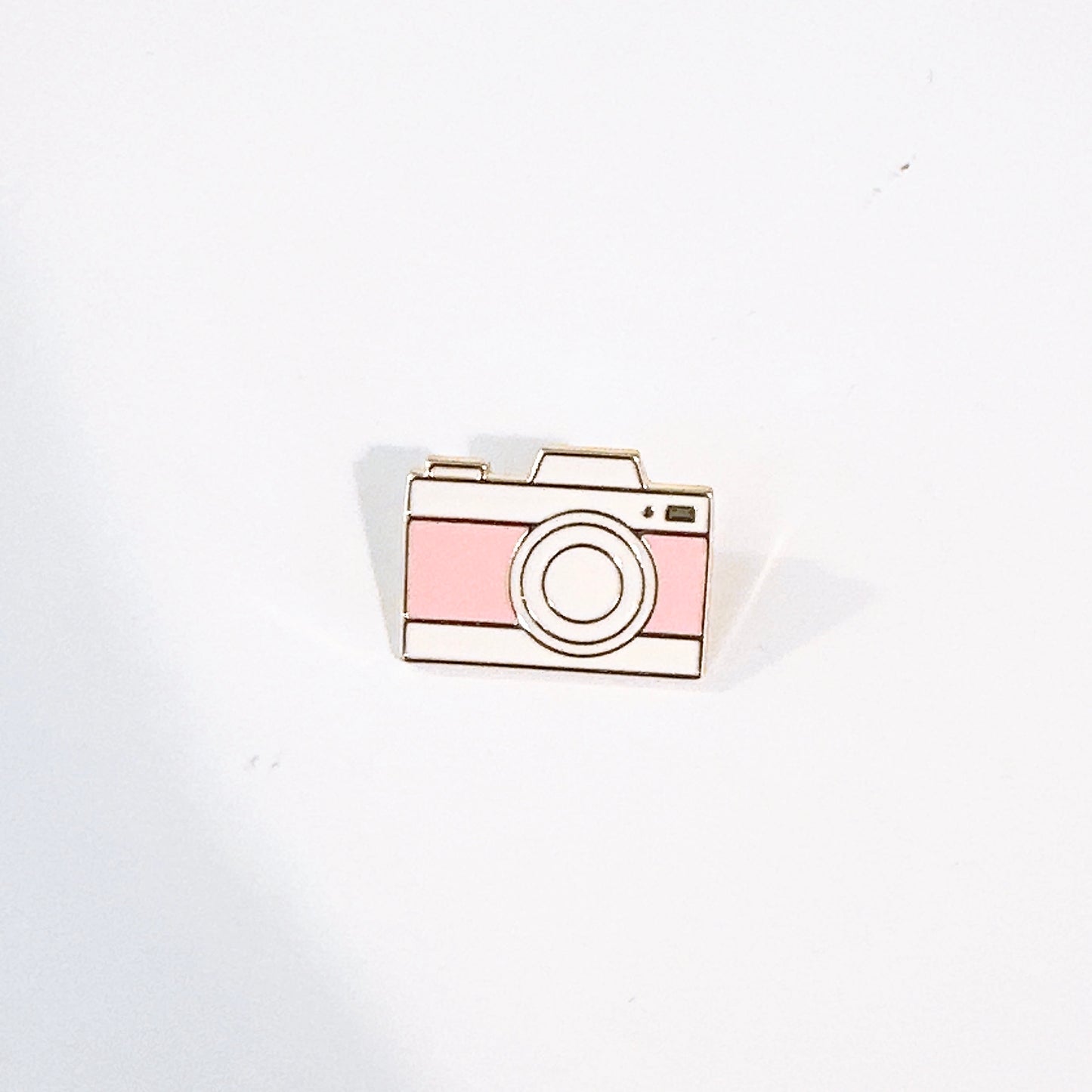 Burberry London Gold Tone Metal Camera designer BROOCH PIN