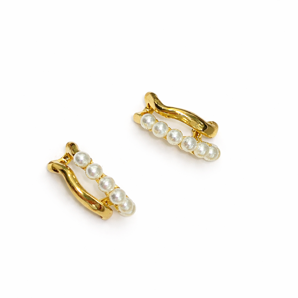 Curved Bar Pearl Stud Earrings