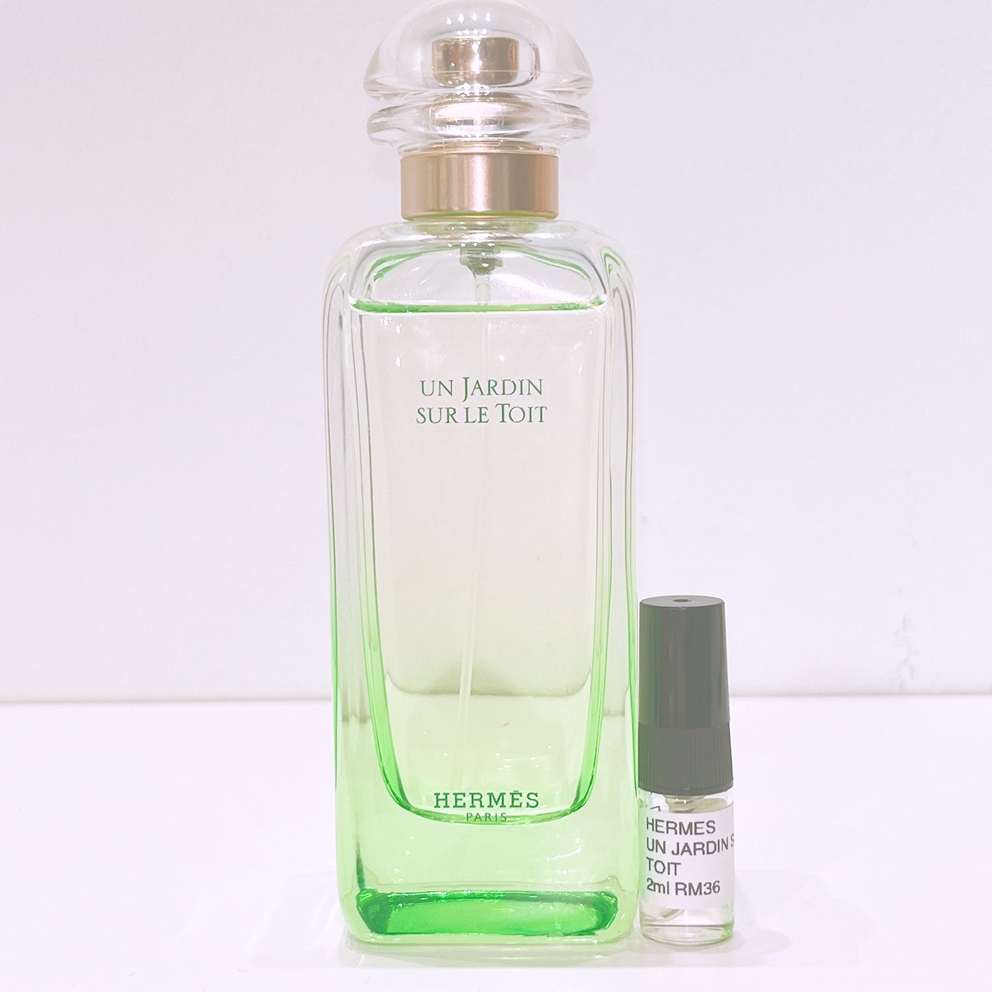 Un Jardin Sur Le Toit Hermès for women and men decanted 2ml