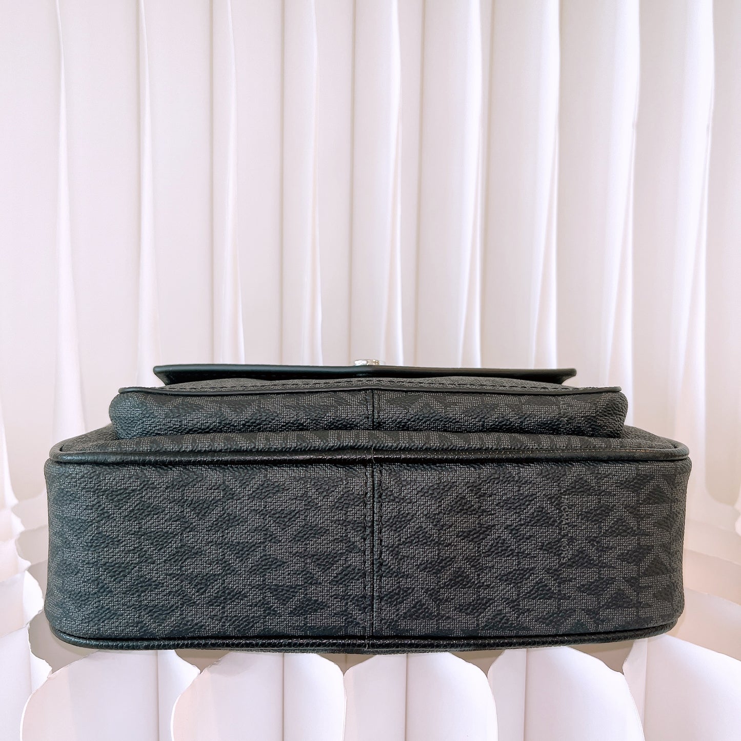 Michael Kors Jet Set Travel Medium Pocket Camera Crossbody Bag Black MK Signature Logo