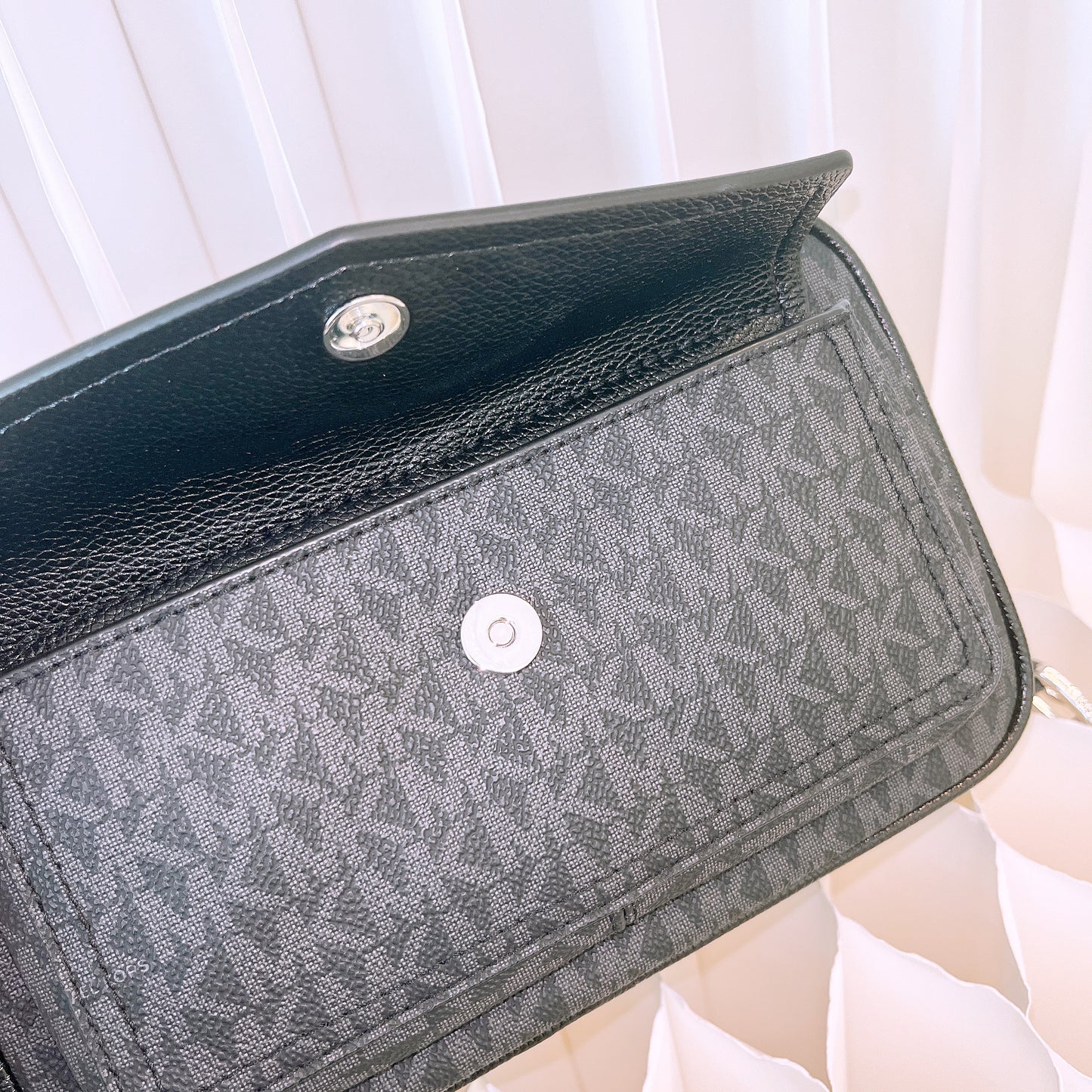 Michael Kors Jet Set Travel Medium Pocket Camera Crossbody Bag Black MK Signature Logo