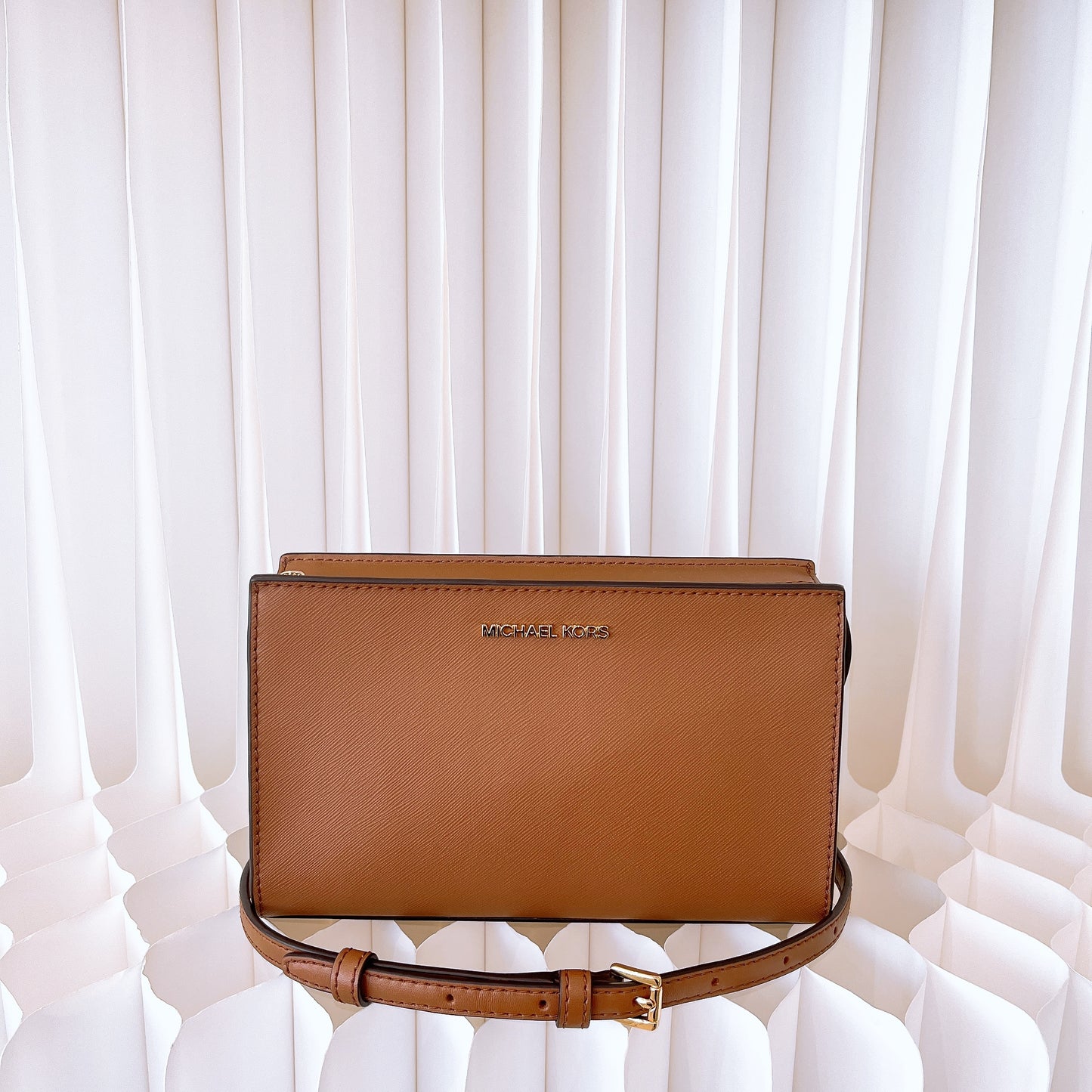 Michael Kors Jet Set Large Saffiano Leather Convertible Crossbody Bag in Luggage