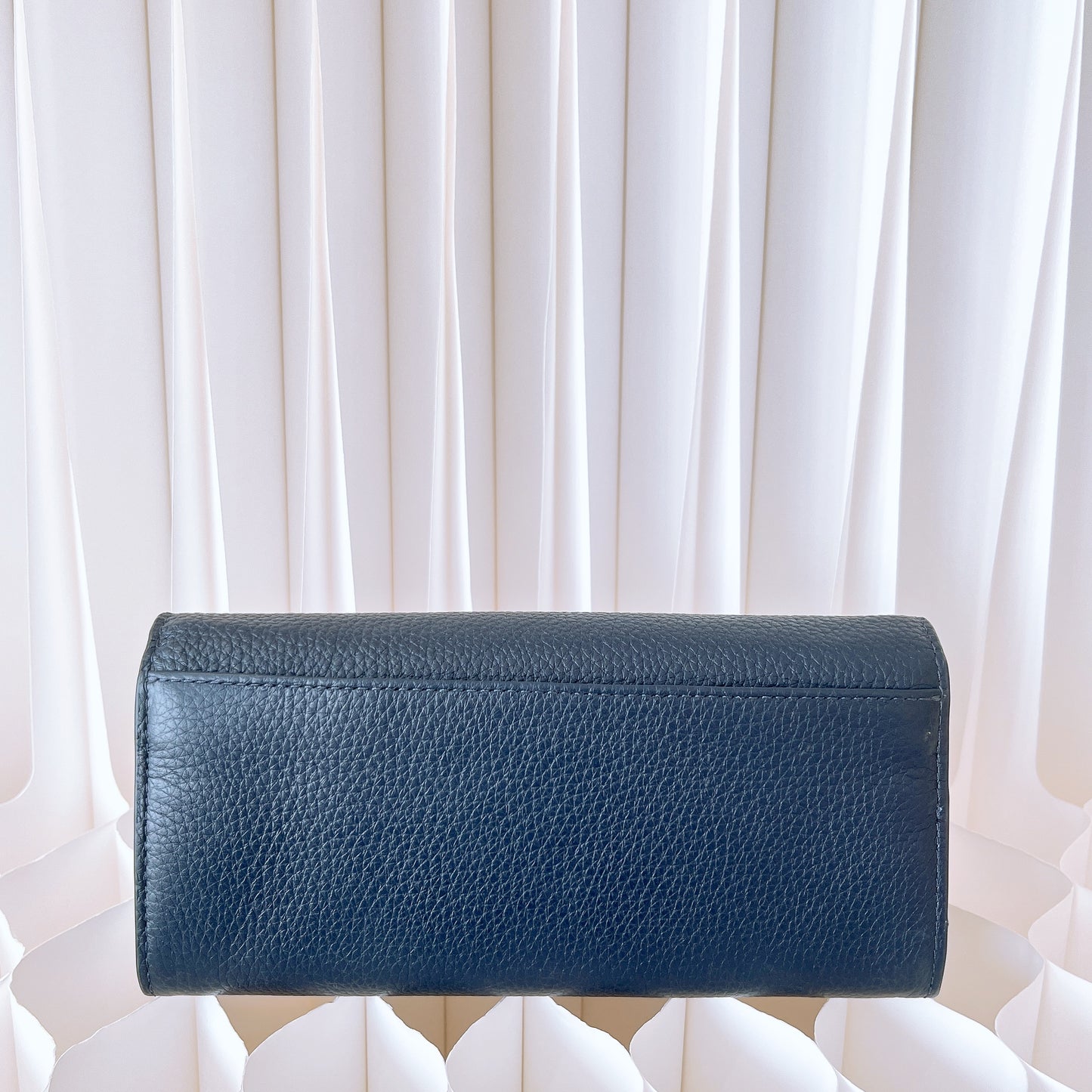 Michael Kors Sullivan Carryall Large Navy Pebbled Leather Turn Lock Wallet