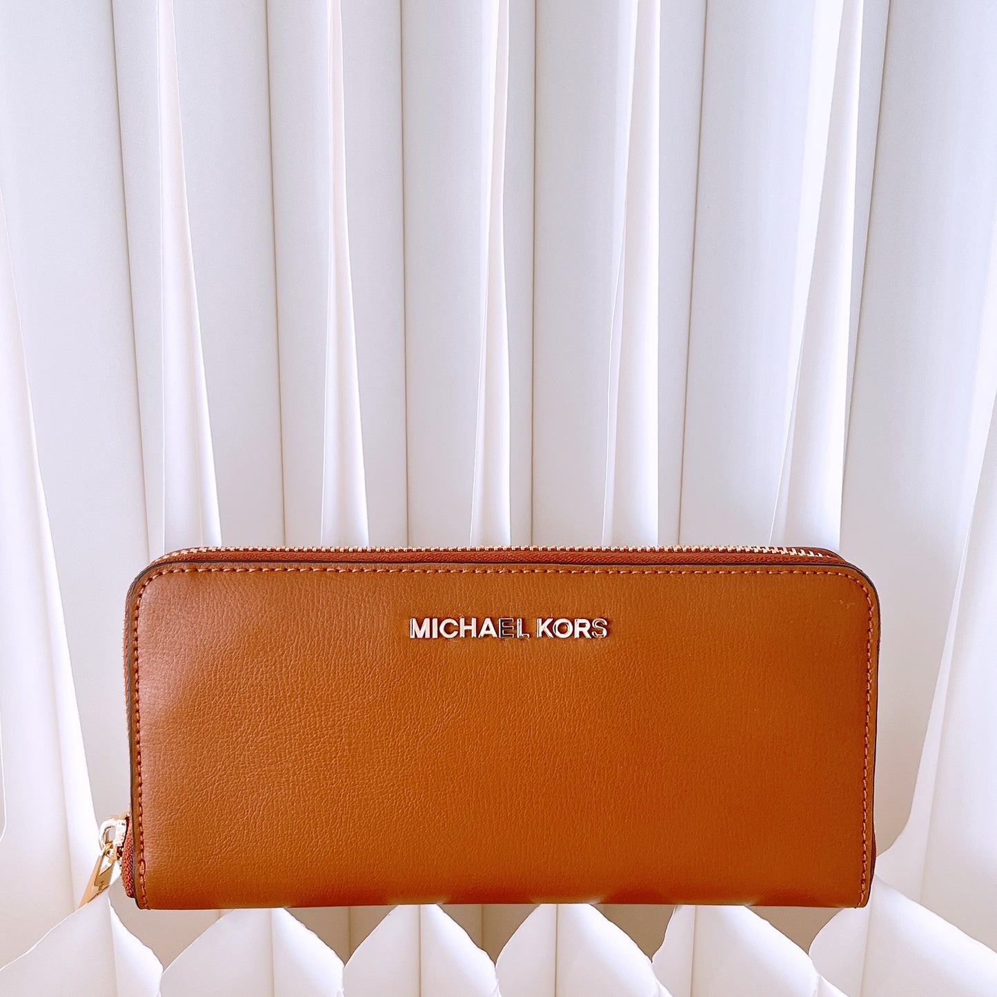 Michael Kors Jet Set Travel Large Zip Around Wallet Luggage