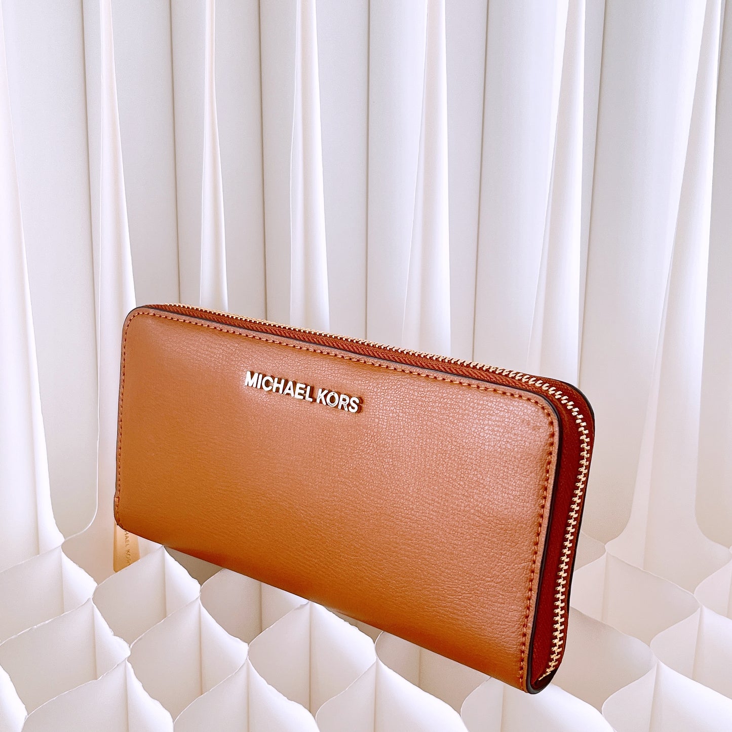 Michael Kors Jet Set Travel Large Zip Around Wallet Luggage