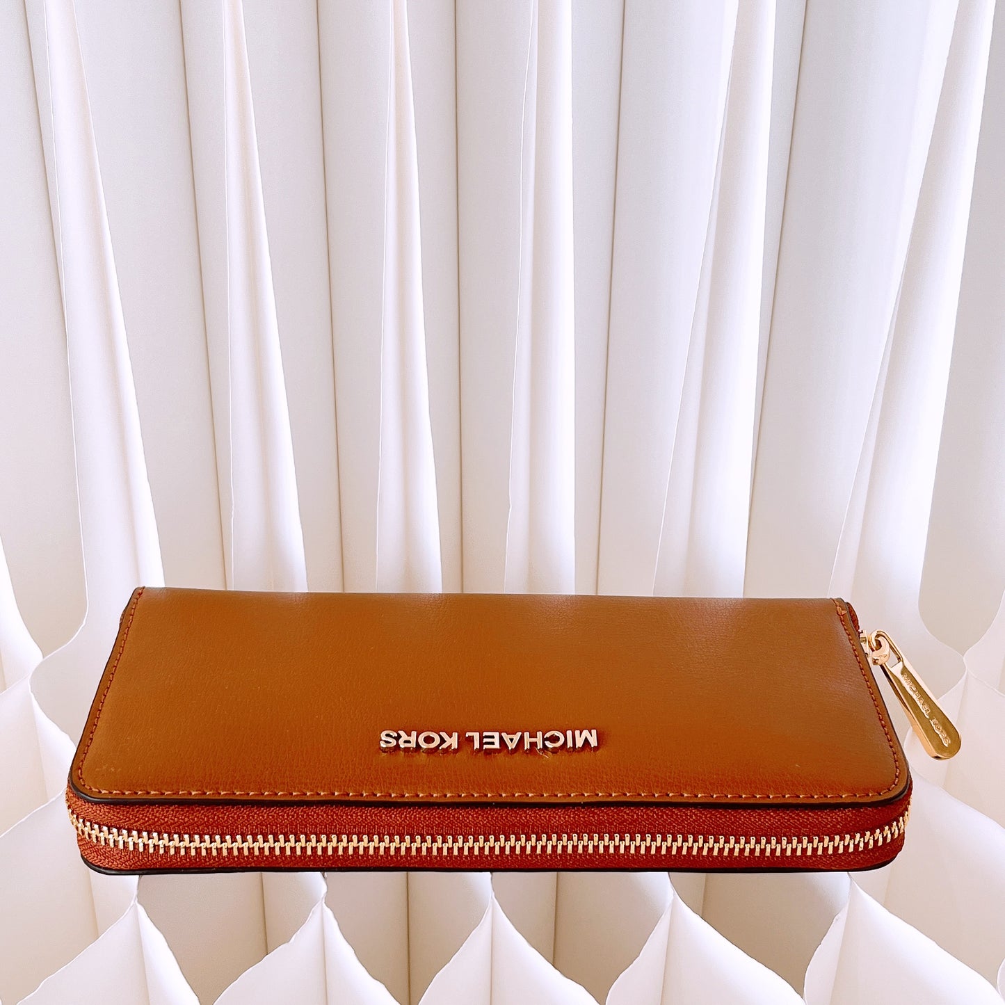 Michael Kors Jet Set Travel Large Zip Around Wallet Luggage