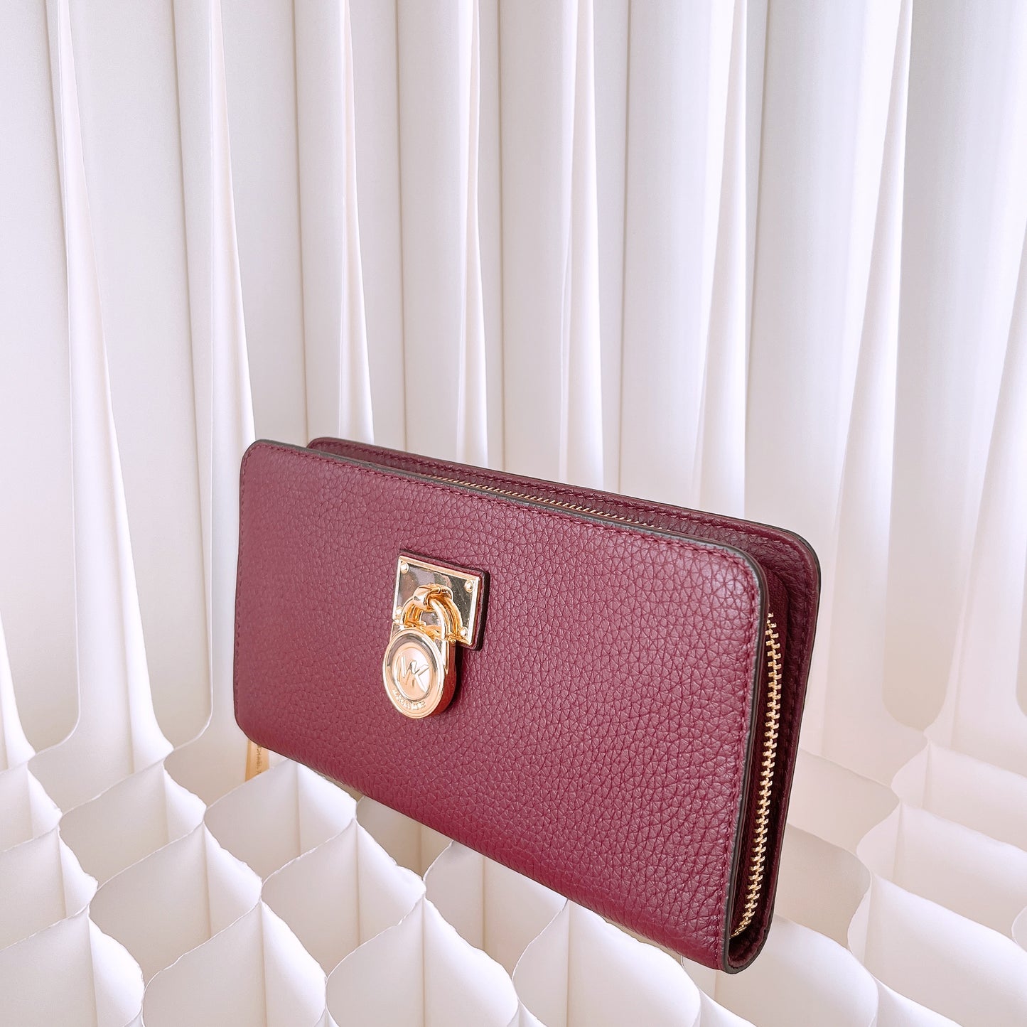 Michael Kors Hamilton Traveler Leather Large Zip Around Wallet