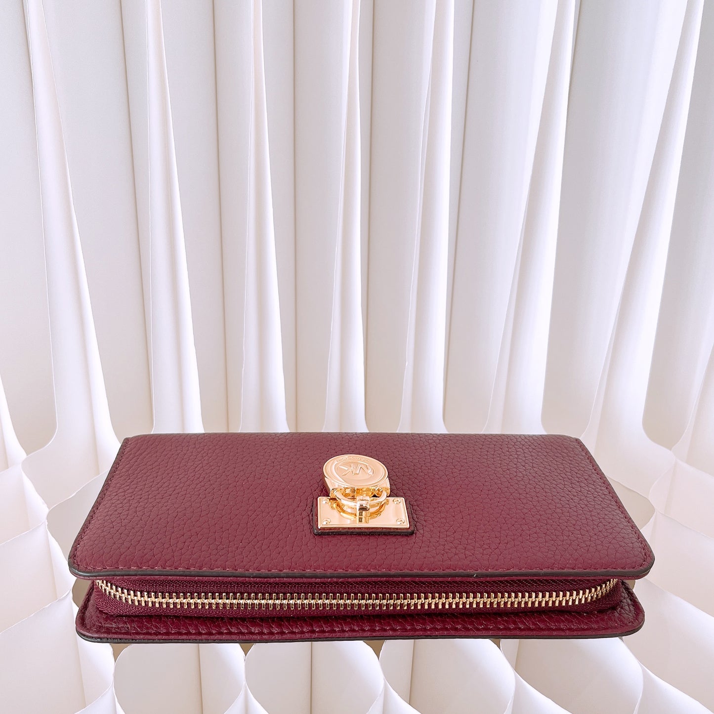 Michael Kors Hamilton Traveler Leather Large Zip Around Wallet