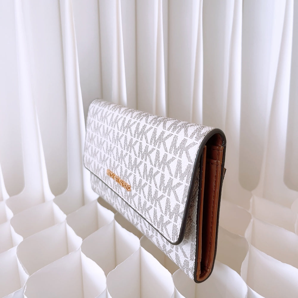 Michael Kors Jet Set Travel Large Trifold Wallet in Signature Vanilla