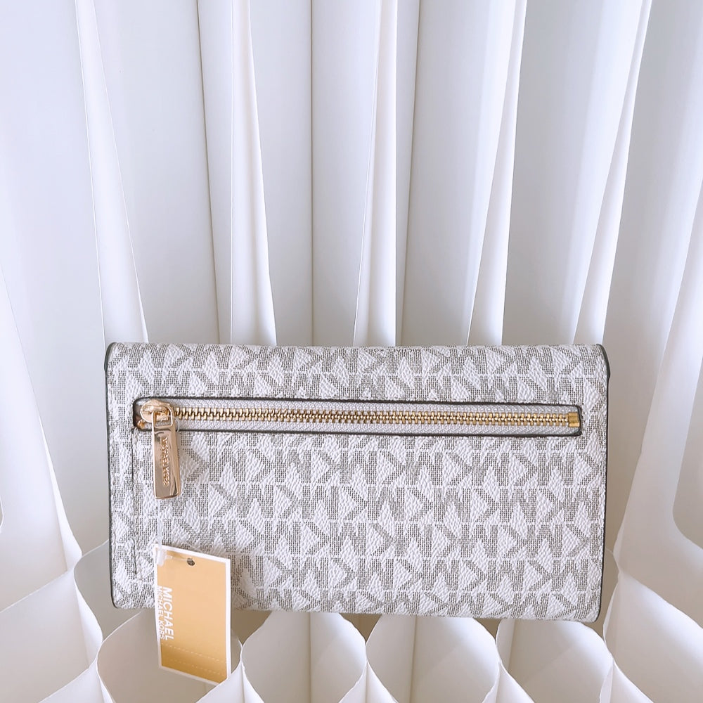 Michael Kors Jet Set Travel Large Trifold Wallet in Signature Vanilla