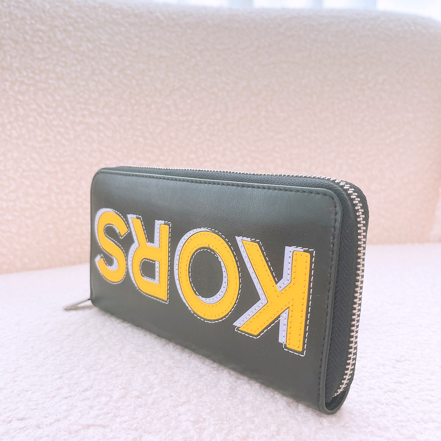 Michael Kors Cooper Leather Black/lemon Tech zip around wallet
