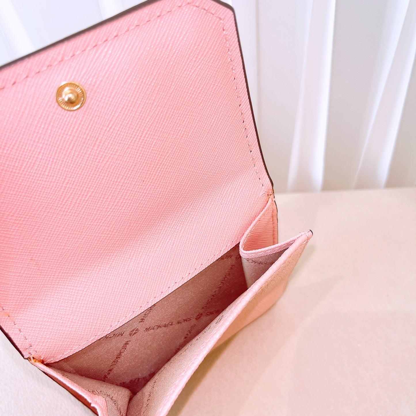 Michael Kors HAYES Leather Medium Trifold Wallet