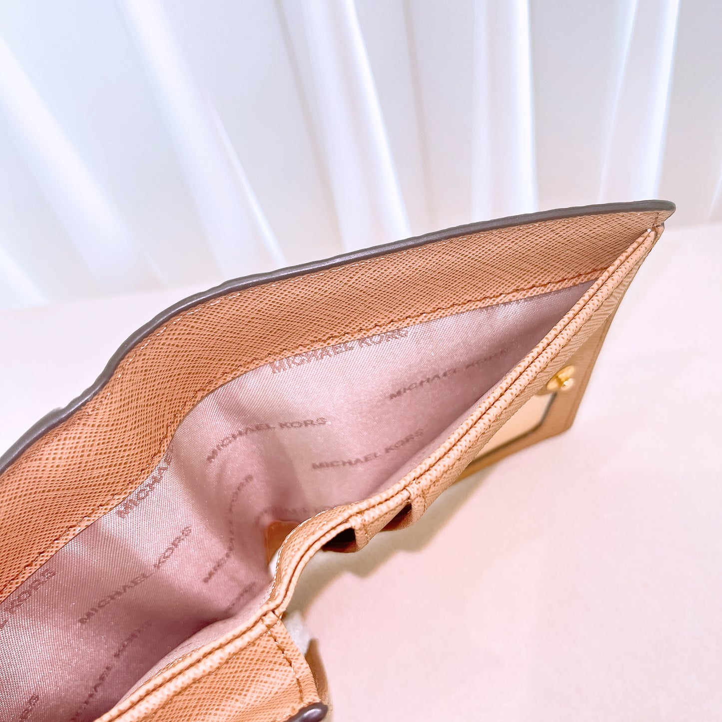 Michael Kors Mercer Carryall Card Case Folding Wallet Pebbled Leather Plum