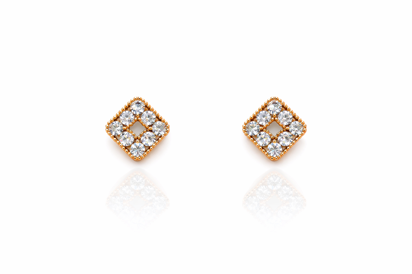 Kite-shaped diamond stud earrings