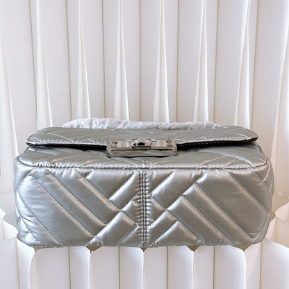 NWT Michael Kors Medium Shoulder Flap Peyton Silver Shoulder Bag Purse