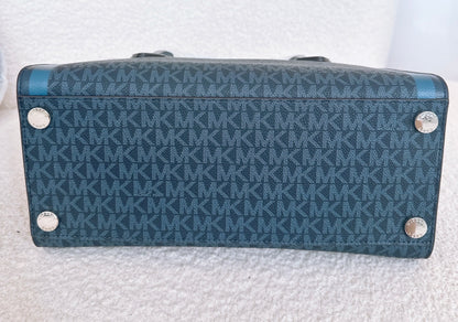 Michael Kors Tote Bag in Navy and Light Blue