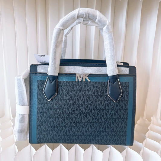 Michael Kors Tote Bag in Navy and Light Blue