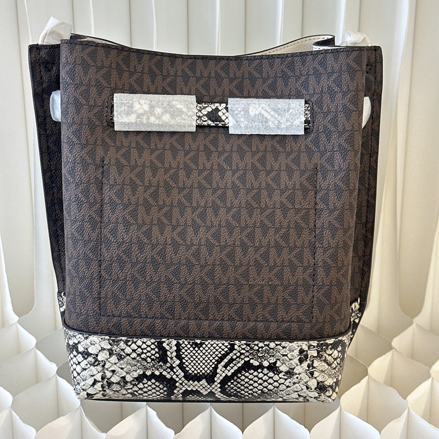 Michael Kors Emilia Small Bucket Bag