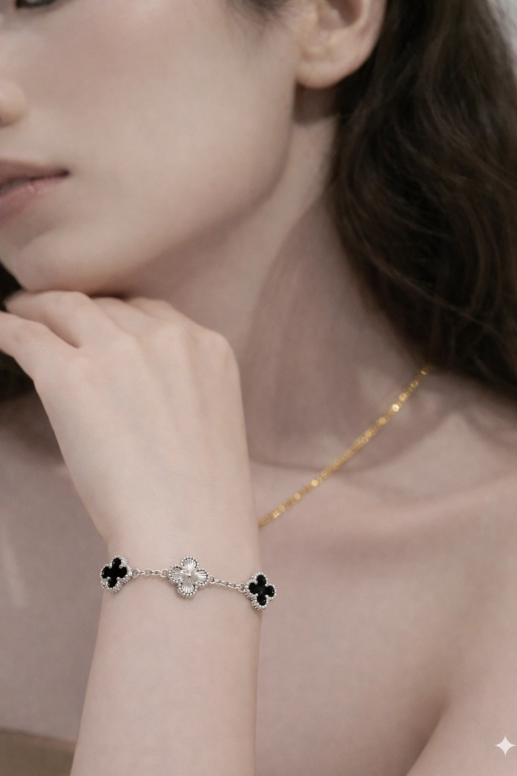 Silver clover bracelet