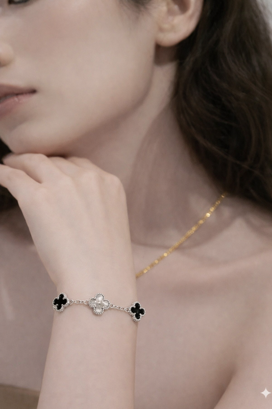 Silver clover bracelet