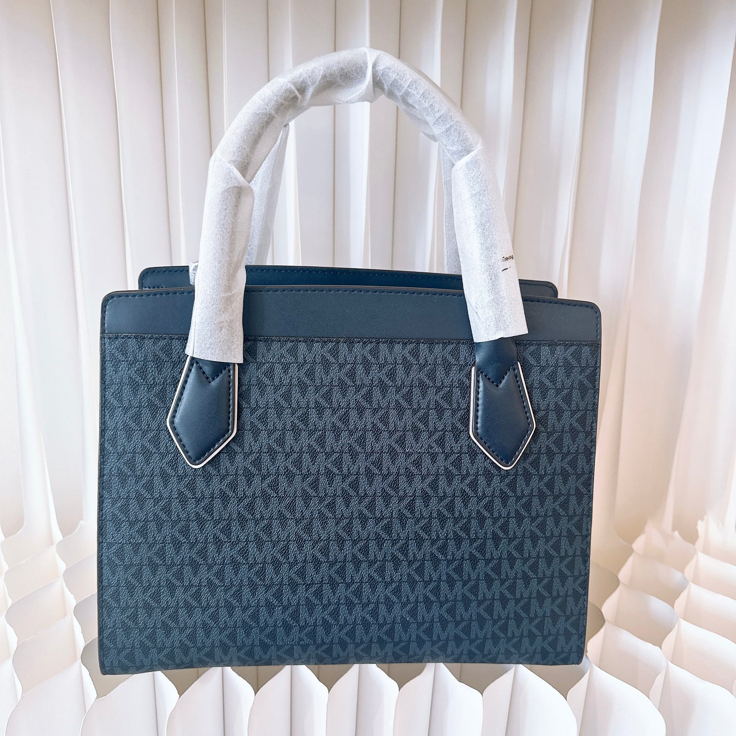 Michael Kors Tote Bag in Navy and Light Blue