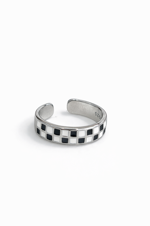 Black and white glazed checkerboard open ring