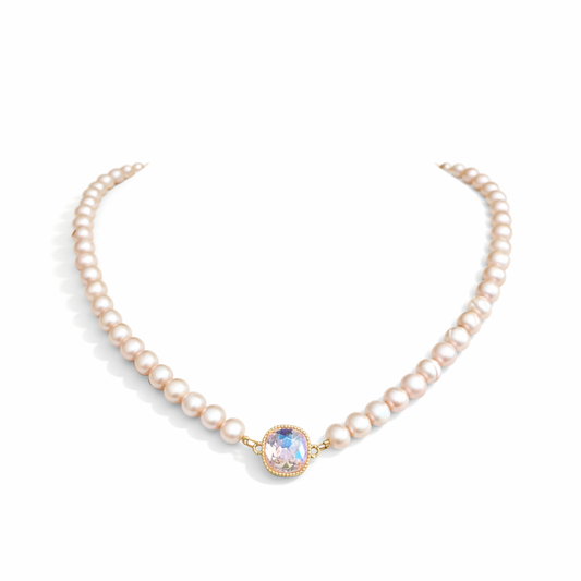Pearl necklace with gemstone pendant