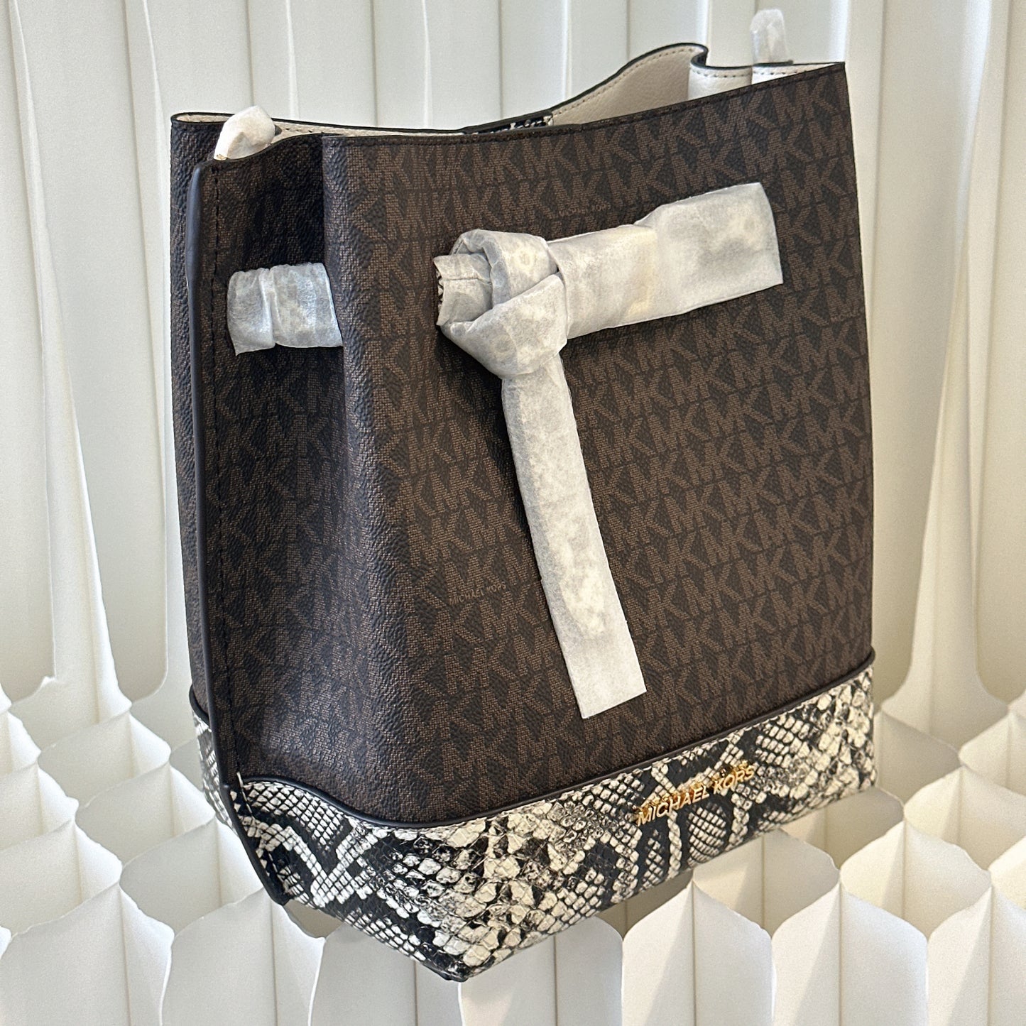 Michael Kors Emilia Small Bucket Bag