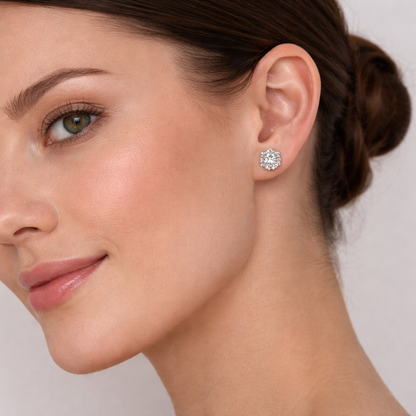 Six-claw inlaid round diamond earrings