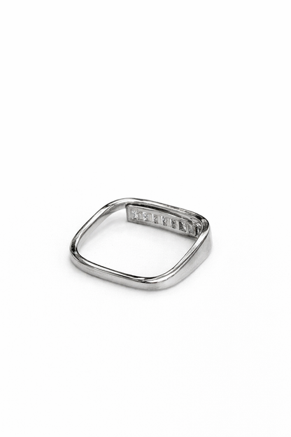 Rectangular cut cubic zirconia overlapping ring