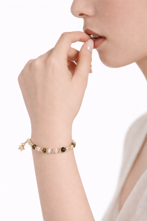 Bead string bracelet