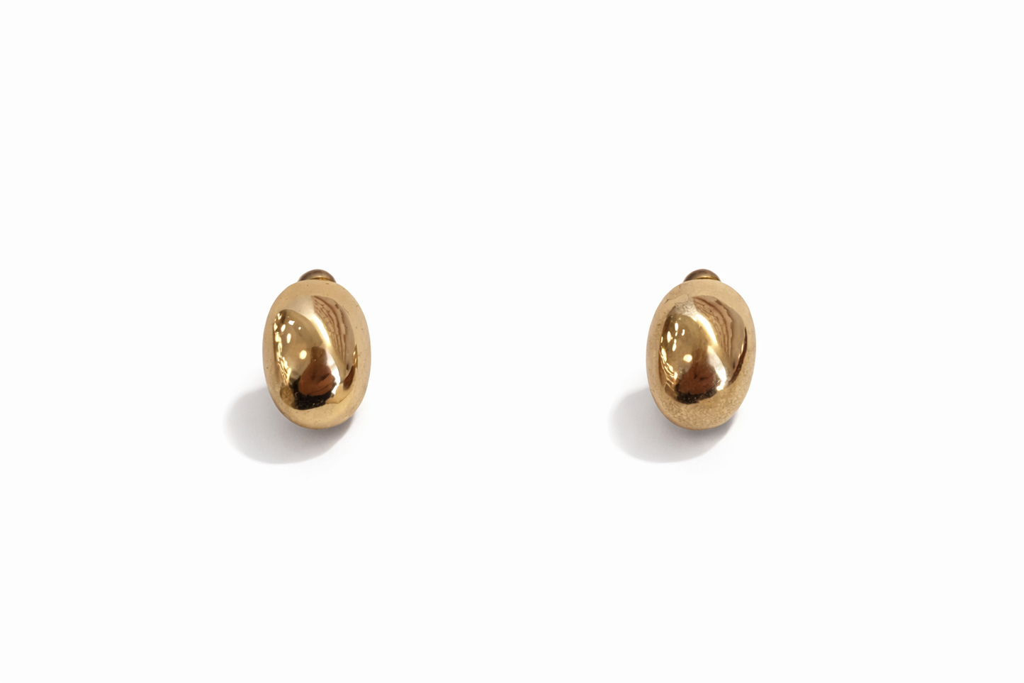 Gold Oval stud earrings