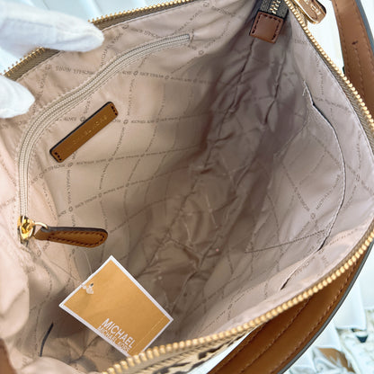 MICHAEL KORS BEDFORD CRESCENT
MK SIGNATURE BROWN SHOULDER