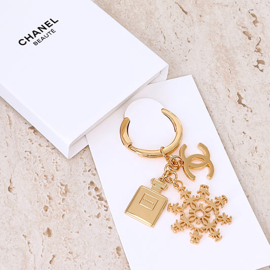 Chanel Vip Christmas Snowflake Metal Pendant 
Perfume Bottle Keychain