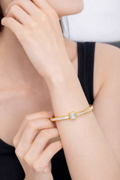 White mother of shellfish bracelet