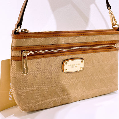 Michael Kors Signature Lg Wristlet Camel