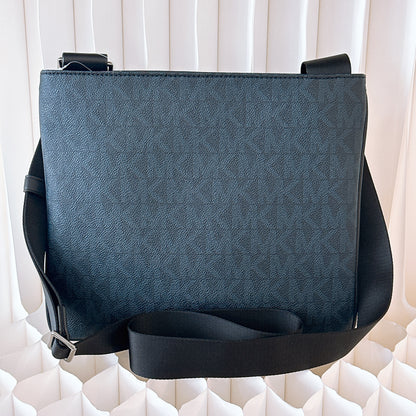 Michael Kors MK Jet Set Medium Flat Crossbody Bag NWT Blue