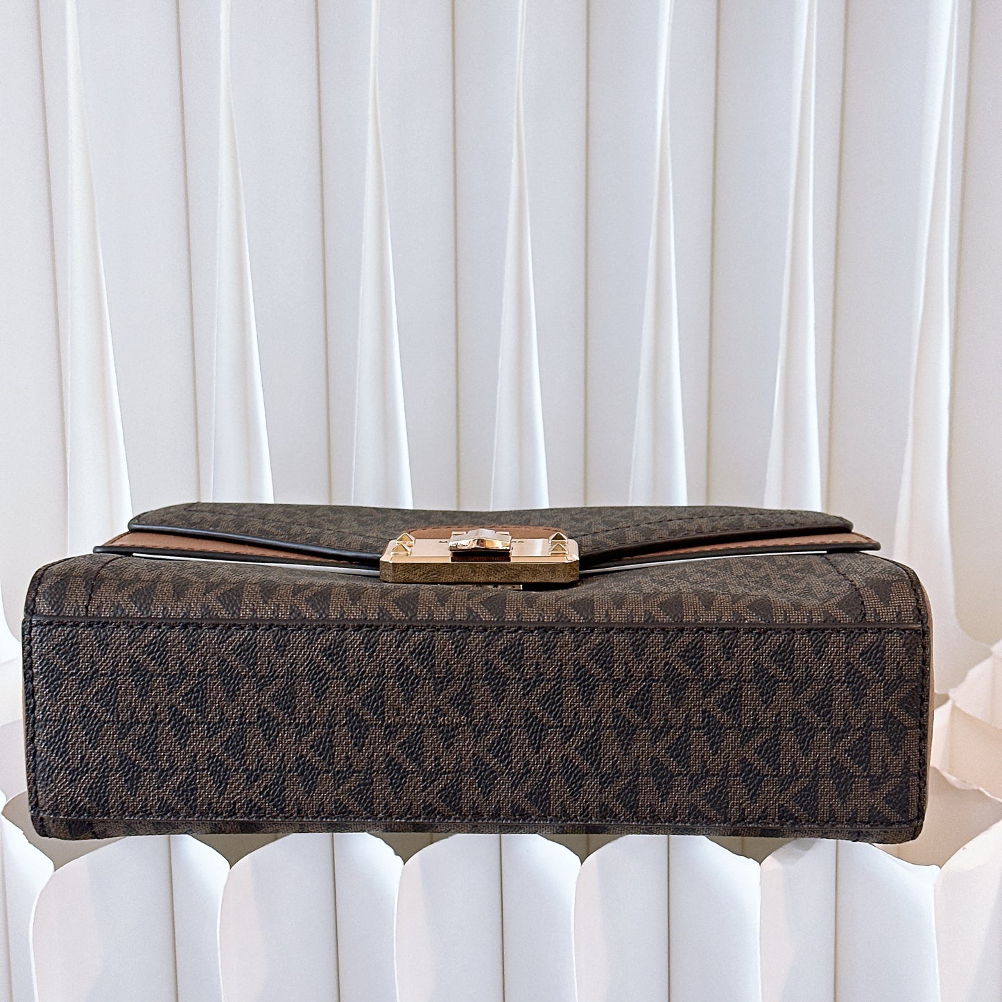 Michael Kors Kinsley Medium Flap Signature Brown