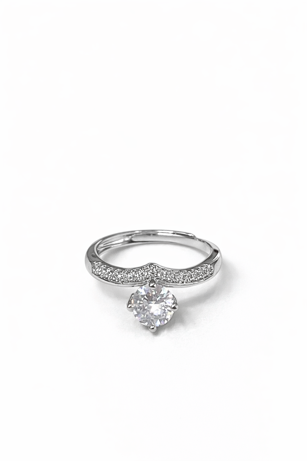 V-shaped moissarite ring