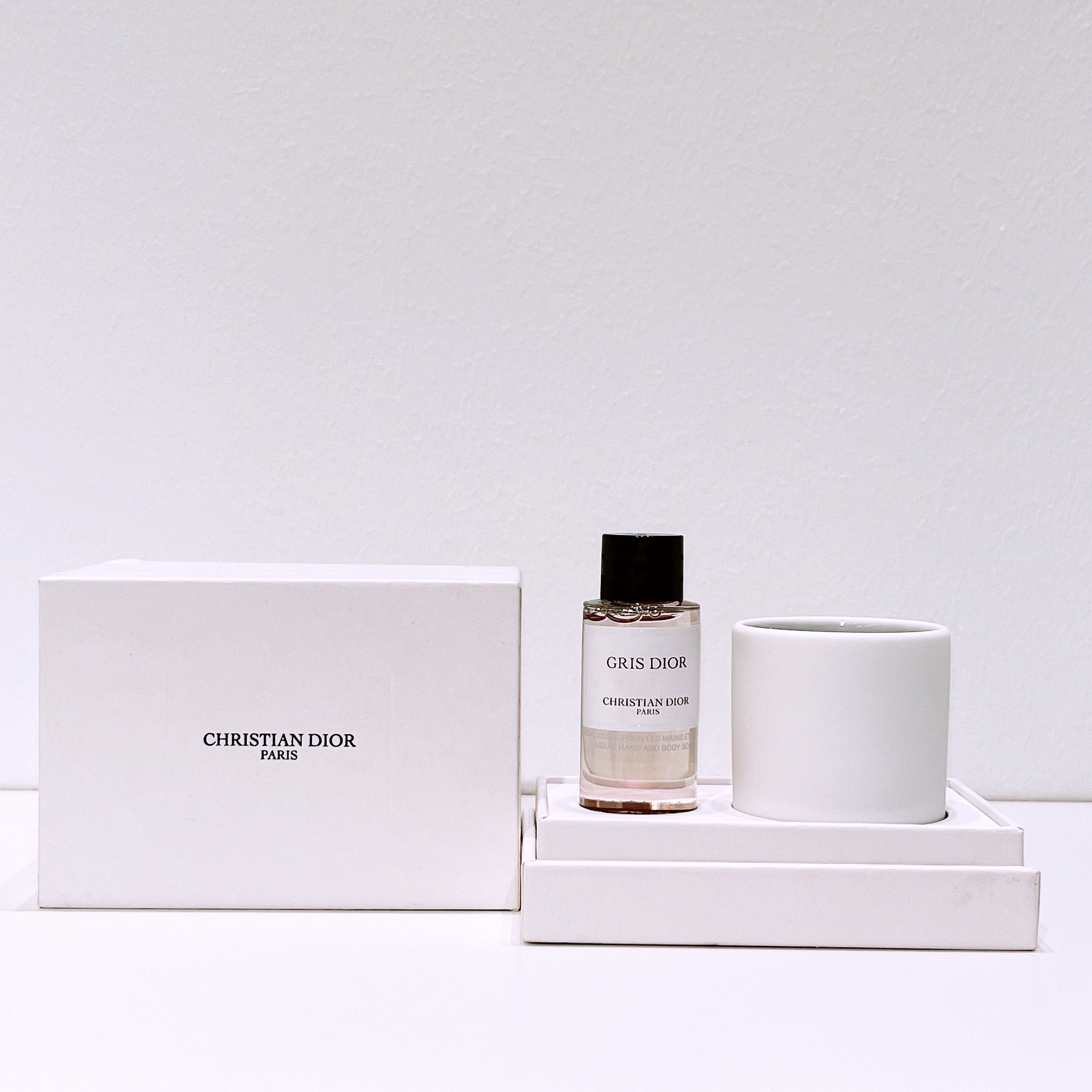 Dior Gift Set -Gris Body Soap 20ml And 30 Montaigne Mini Candle 35